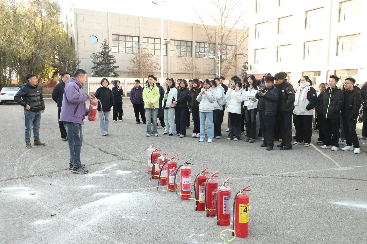 我院聯合安全管理處開展消防實操演練培訓