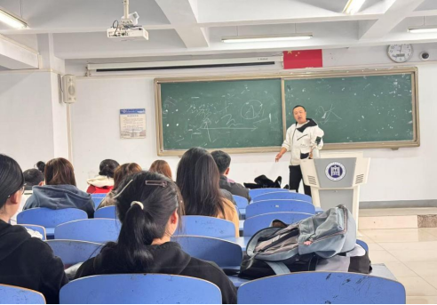 法學院舉辦第26屆畢業生考公考編政策宣講會